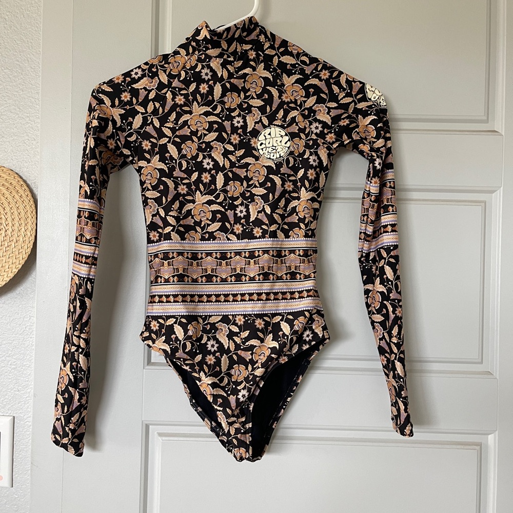 Rip curl surf suit